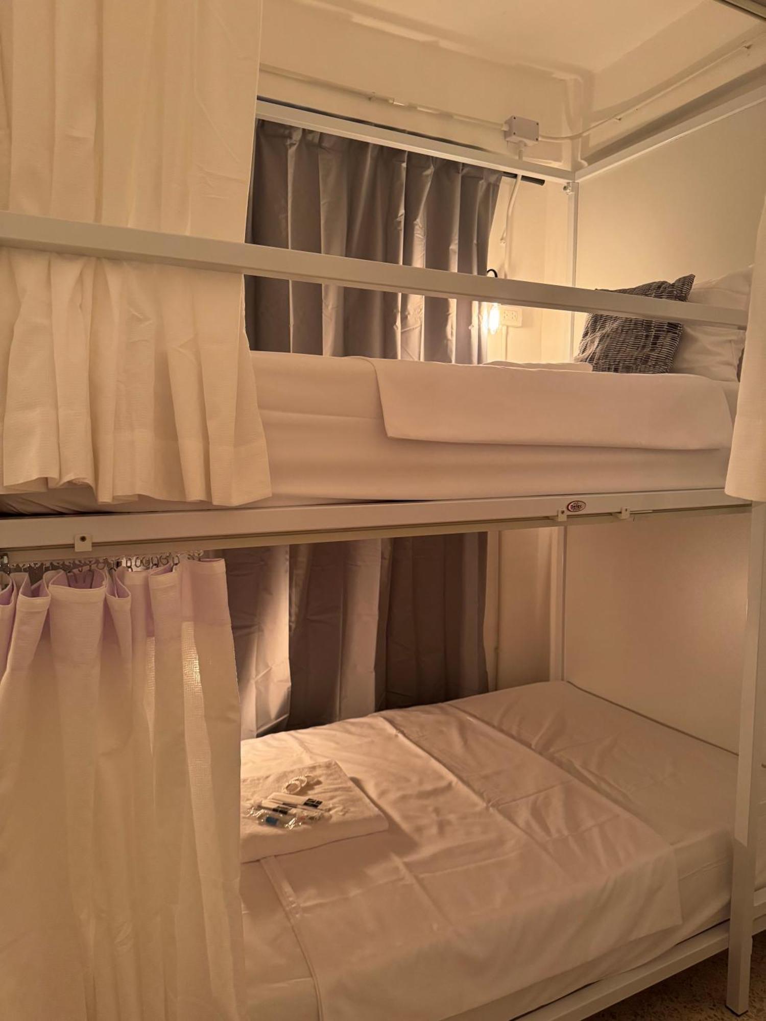 Twenty Two Place Hostel - Sukhumvit 22 Bangkok Buitenkant foto